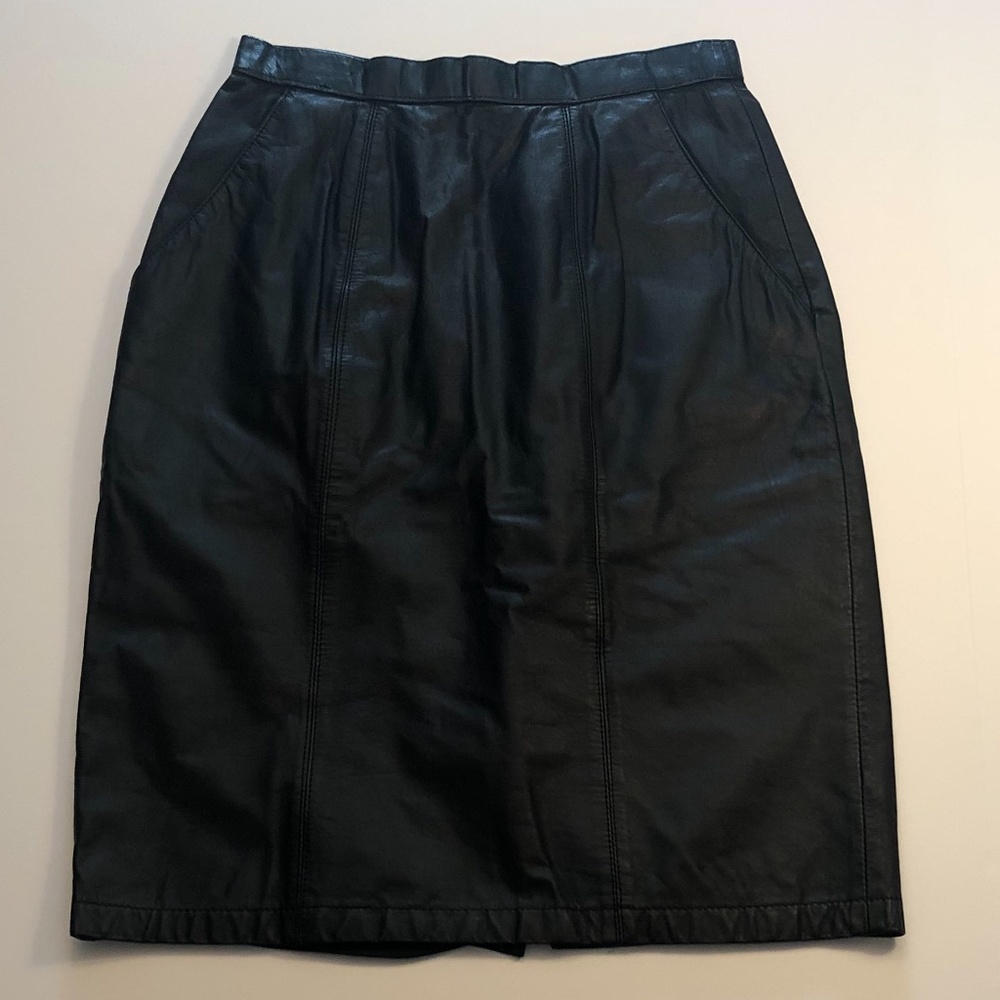 Gioia’s Vintage High Waisted Black Leather Pencil Skirt